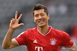 Bayern Munich Pesta Gol ke Gawang Eintracht Frankfurt