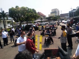 Yayasan Peduli Bangsa Gandeng Polrestabes Surabaya Donasi Bantuan