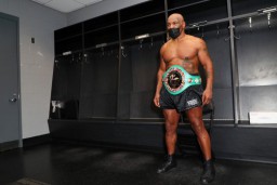 Mike Tyson Kemungkinan akan Kembali Naik Ring Melawan Holyfield