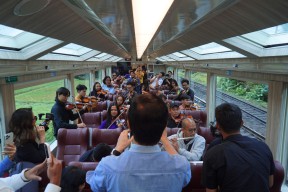 KAI Gandeng Addie MS dan Twilite Orchestra Tampil di Kereta Panoramic dan di Stasiun Solo Balapan