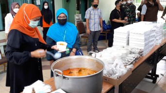 Obati Rindu PMI Jatim, Gubernur Khofifah Ajak Makan Bersama