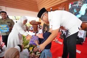 Sebanyak 500 Anak Yatim Diberikan Santunan di Kota Mojokerto untuk Memeriahkan Bulan Suci Ramadan
