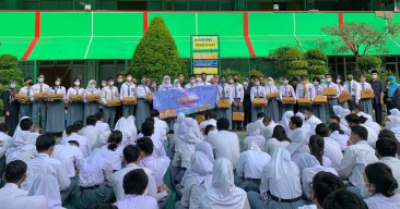 Berprestasi Bersama Ardiles, Beri Siswa Sepatu Terbaik