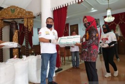 Bamsoet Salurkan Bantuan Alkes ke Pemkab Kebumen