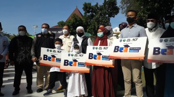 Pemprov Jatim dan ACT  Bagikan Seribu Rombong untuk UMKM