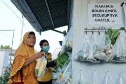 Guru Les, Siapkan Bingkisan Gratis
