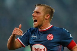 Tekuk Shalke, Fortuna Duesseldorf Jauhi Zona Degradasi
