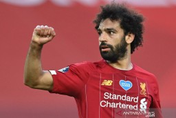 Penyerang Liverpool, Mohamed Salah Terpapar Covid-19