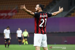 Dua Gol Ibrahimovic Antar Milan Menangi Derby Sekota