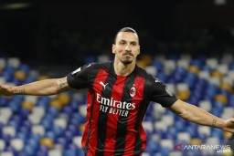 Ibrahimovic Isyaratkan Perpanjang Kontrak Satu Musim