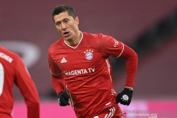Lewandowski Cetak Gol ke 250 di Bundesliga