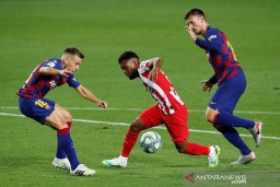 Atletico Madrid Tahan Barcelona, 2-2