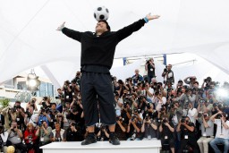 Legenda Sepakbola Argentina Diego Armando Maradona Meninggal