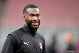 Fikayo Tomori ingin Jadi Bagian Sejarah AC Milan