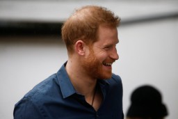 Panggeran Harry Mendesak Industri Musik di Inggris Fokus