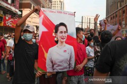 Ajudan  Pemimpin Myanmar Aung San Suu Kyi Ditahan