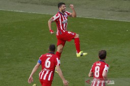 Brace Luis Suarez Bungkam Cadiz, 4-2