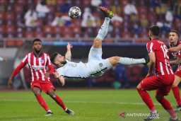 Gol Akrobatik Giroud Bawa Chelsea Menang atas Atletico Madrid