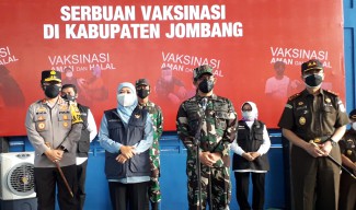 Forkopimda Jawa Timur Tinjau Vaksinasi di  Jombang
