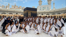 Menag Nasaruddin Umar Beri Pesan Spiritualitas kepada Petugas Haji di Depan Kakbah