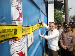 Wali Kota Surabaya Segel Gudang CV Sentoso Seal karena Langgar Peraturan dan Diduga Tahan Ijazah Karyawan