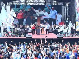 Presiden Prabowo Hadiri Peringatan Hari Buruh di Monas, Janjikan Penegakan Hukum dan Kesejahteraan Pekerja