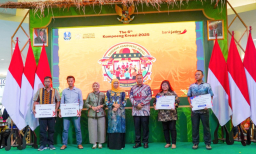 Dongkrak Pertumbuhan UMKM, Bank Jatim Salurkan KUR dalam Kegiatan Kampoeng Kreasi 2025