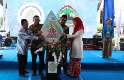 Semarak Warna dan Filosofi Wastra Nusantara di Museum Ranggawarsita