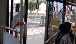 Pintu Tengah Bus Suroboyo Terbuka saat Beroperasi, Pengemudi: Sudah Enam Bulan Rusak
