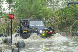 Sensasi Adrenalin di Tengah Kota, Surabaya Resmi Luncurkan Wisata Offroad Hutan Cemara Pakal