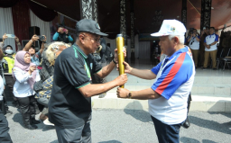 Obor Porprov IX Tiba di Lawang, Antusiasme Warga Malang Memuncak