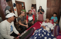 Duka di Pantai Watulepek: Kadindik Jatim Kunjungi Keluarga Korban