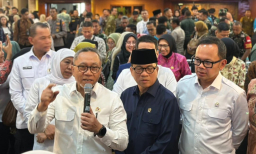 Pemerintah Pastikan Serap 1.000 Ton Gula Petani Lumajang, Zulkifli Hasan: “Petani Jangan Sampai Menjerit”