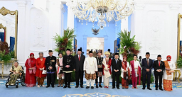 Prabowo dan Para Presiden-Wapres Terdahulu Tunjukkan Kebersamaan di HUT Ke-80 RI