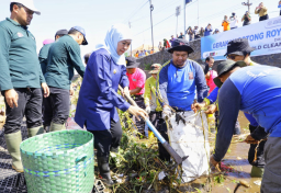 Gubernur Khofifah: Bersama, Kita Bisa Wujudkan Indonesia Bebas Sampah di 2029