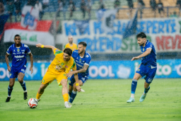 Persebaya Tumbang di Kandang Persib, Gol Tunggal Uilliam Barros Jadi Pembeda