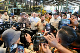Pulihkan Kerugian Negara Triliunan, Presiden Prabowo Saksikan Penyerahan Barang Rampasan Tambang Ilegal ke PT Timah