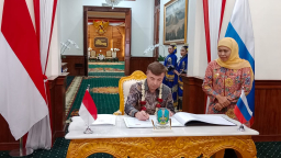 Jalin Poros Maritim dan Pendidikan Global, Khofifah Sambut Duta Besar Rusia di Grahadi
