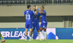 Persib Gaspol di Sleman, PSBS Dibungkam Tiga Gol Tanpa Balas