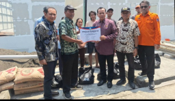BPBD Jatim dan DPRD Turun Tangan Bantu Warga Korban Kebakaran di Jemursari