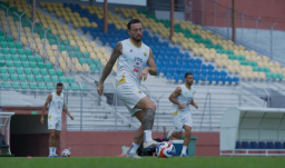 PERSIB Fokus Menatap Kebangkitan, Klok: “Dua Pekan ke Depan Penentu!”