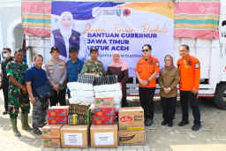 Solidaritas Jatim untuk Aceh: Khofifah Tinjau Pengungsian Pidie Jaya