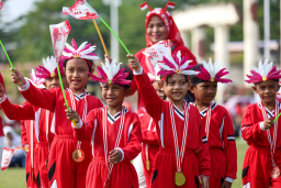 Pemkot Surabaya Batasi Penggunaan Gawai Anak, Sekolah Wajib Sediakan Loker HP