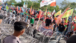 Menunggu Keputusan UMK, Buruh Jawa Timur Desak Kenaikan Berkeadilan