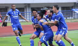 PERSIB Kukuh di Puncak, Tekuk Persija dan Kunci Gelar Juara Paruh Musim