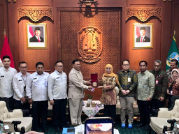 Sinergi Pusat-Daerah, Jatim Siapkan Kampung Nelayan Terpadu dan Giant Sea Wall