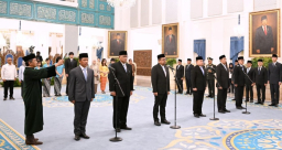 Prabowo Lantik Enam Pejabat Baru, Perkuat Struktur Pemerintahan