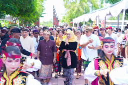 Dharma Shanti Nyepi di Surabaya, Khofifah Indar Parawansa Serukan Perdamaian dan Persatuan Global