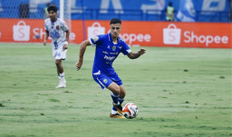 PERSIB Dominasi Permainan, Persijap Tahan Imbang 0-0 di Babak Pertama Laga Pamungkas
