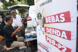 Jemput Bola di CFD Taman Bungkul, Pemkot Surabaya Permudah Pembayaran Pajak Kendaraan dan PBB